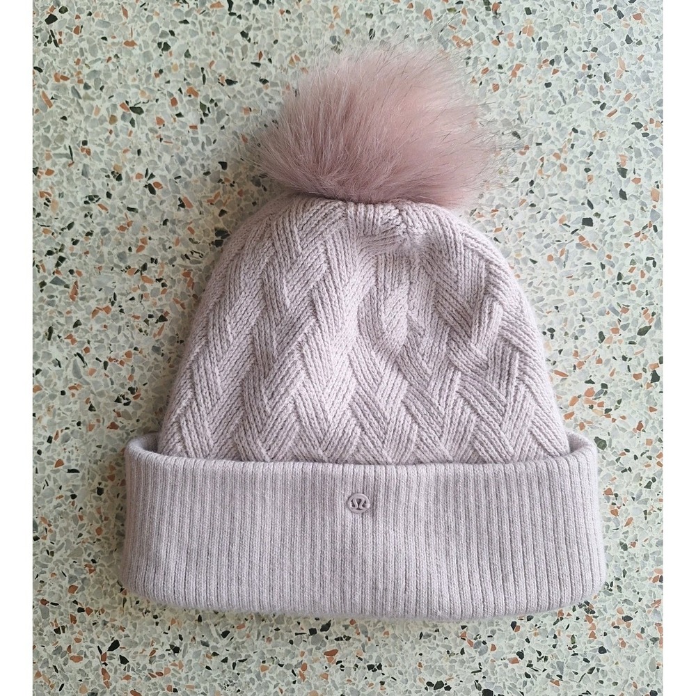 Lululemon Sherpa Weave Pom‎ Beanie